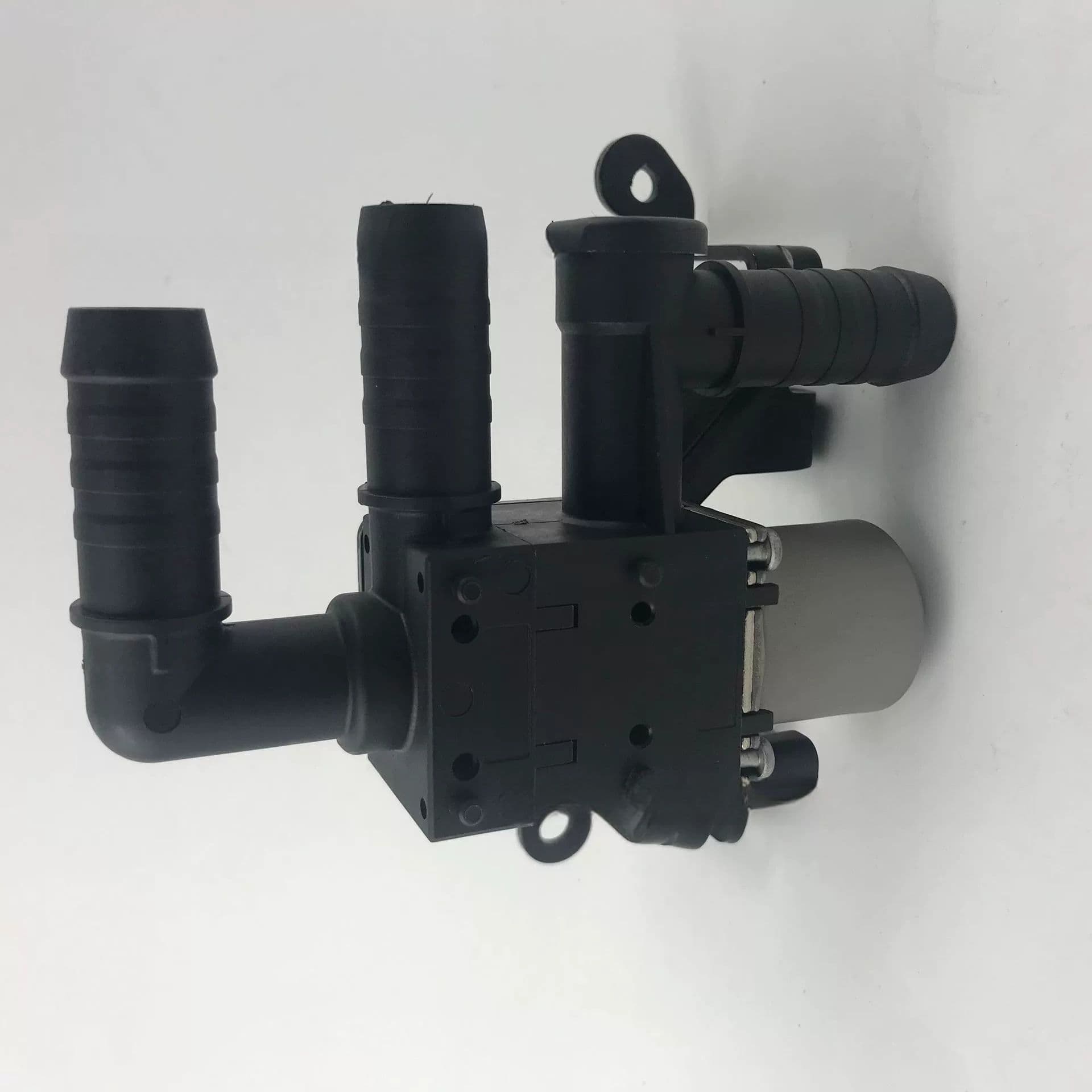 DG13-18C310-AA Heater Control Valve 2