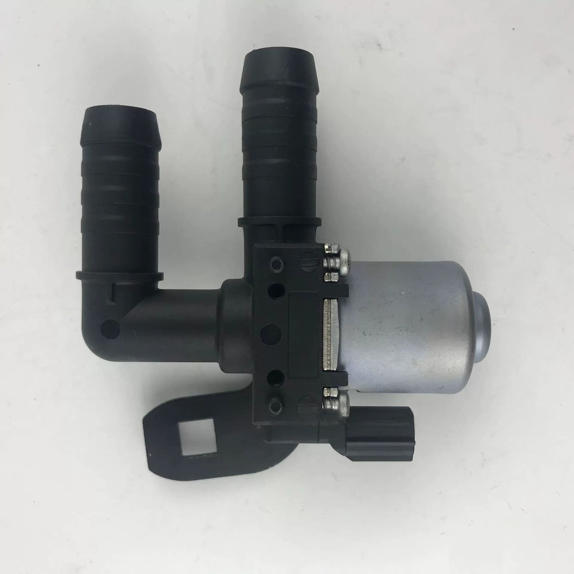 Heater control valve JL3Z-18495E angle view