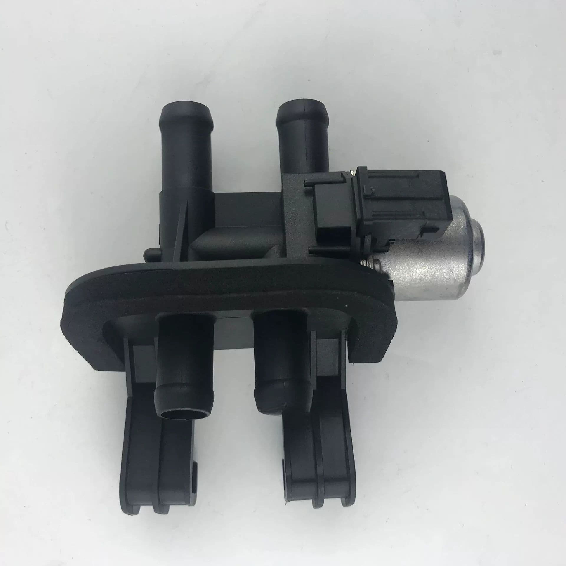 Heater control valve TN21-18495AB angle view