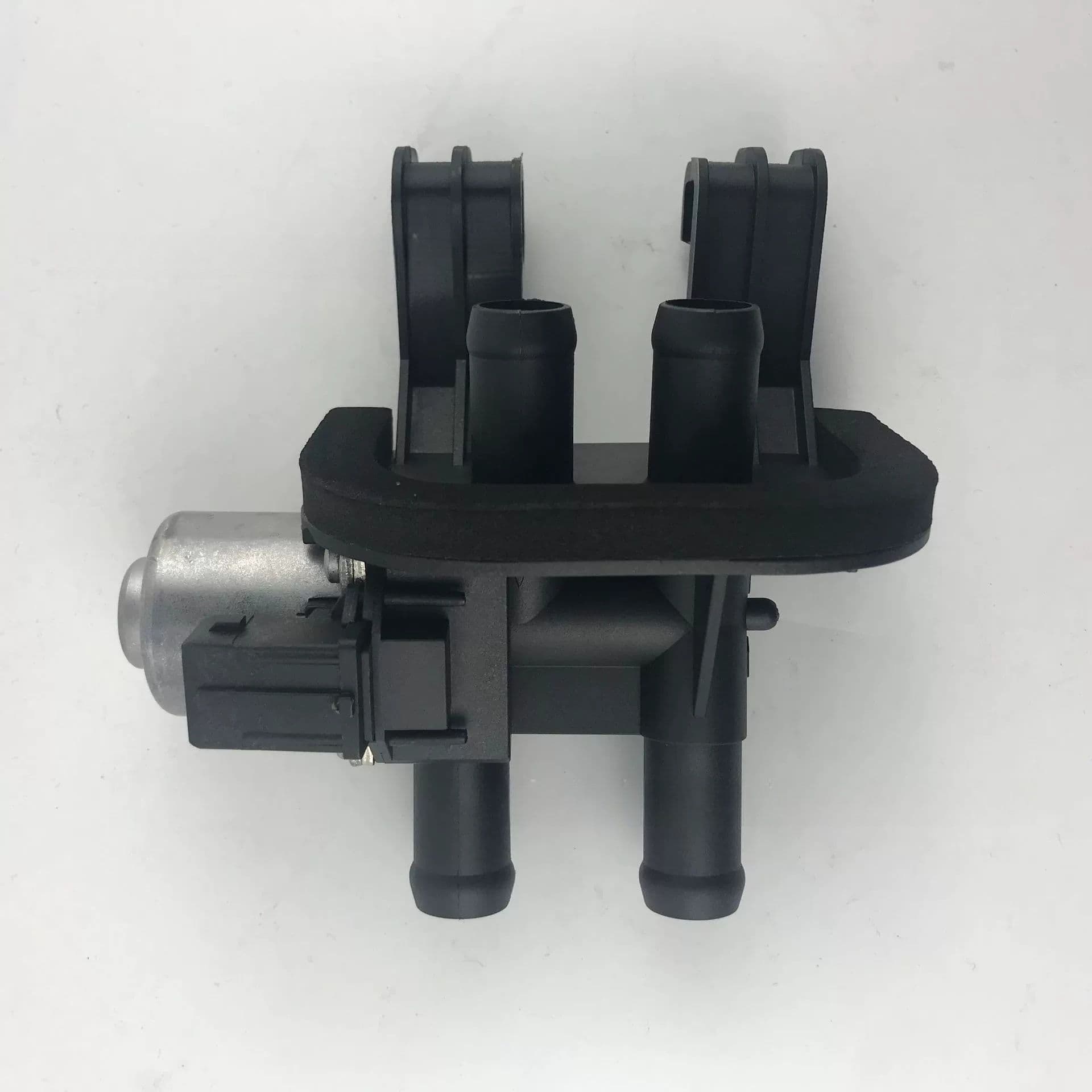 Heater control valve TN21-18495AB detail view